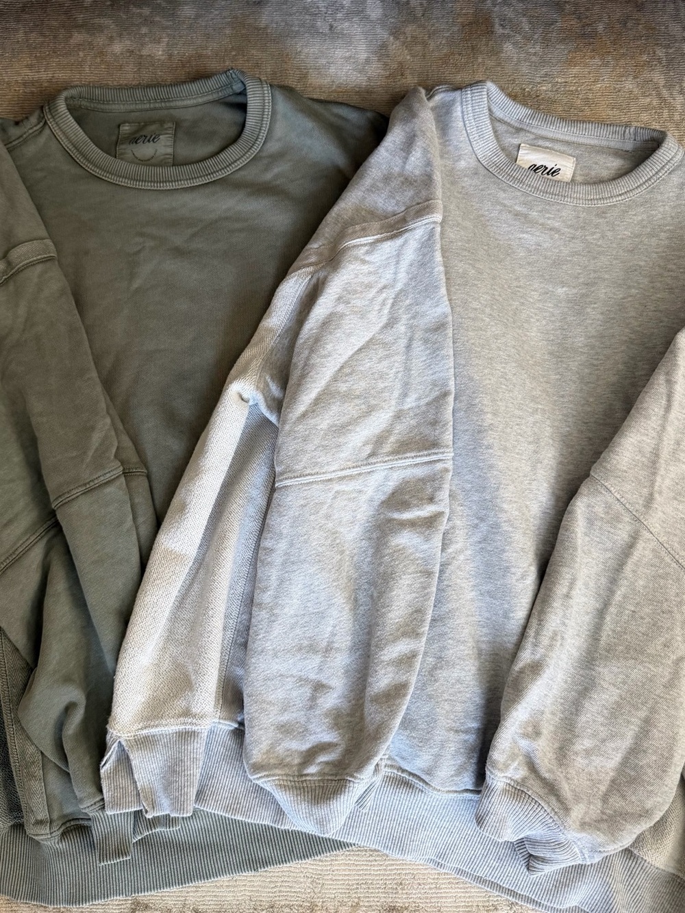 Aerie Crewneck Sweatshirts in Olive Green & Light Gray-Smalls